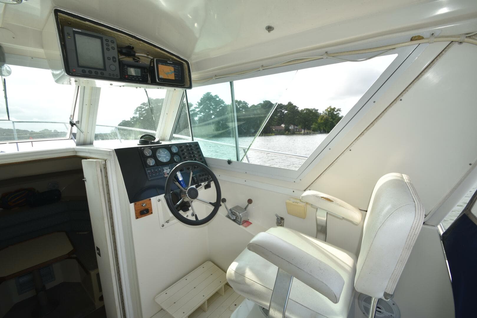 1998 Albin 28 TE Pilothouse