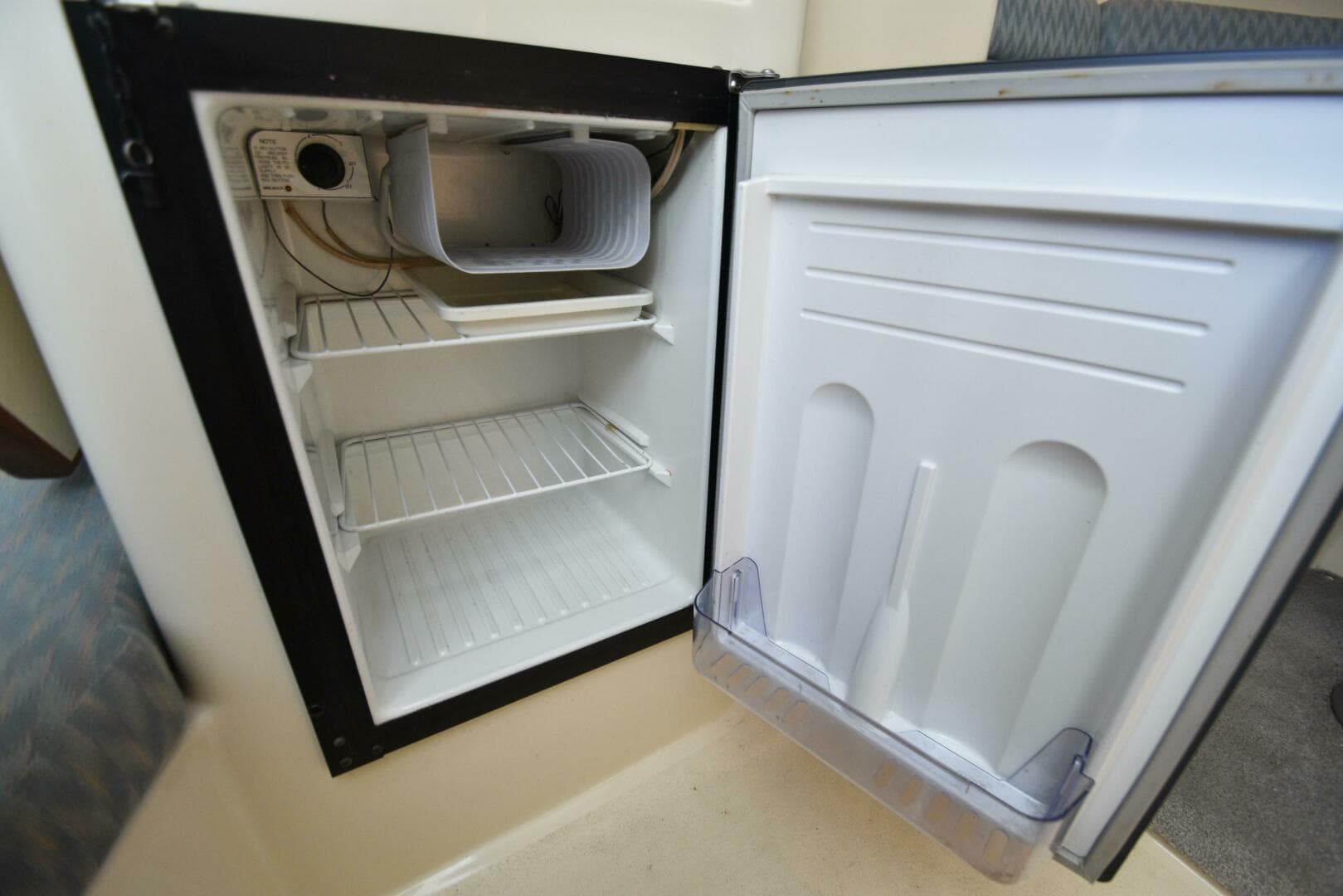 1998 Albin 28 TE Pilothouse