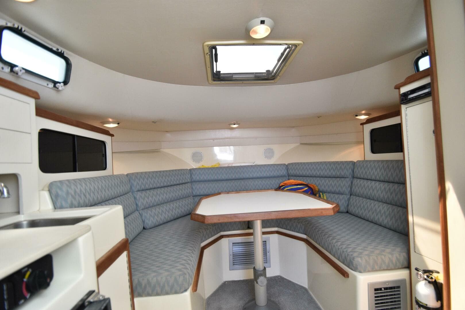 1998 Albin 28 TE Pilothouse