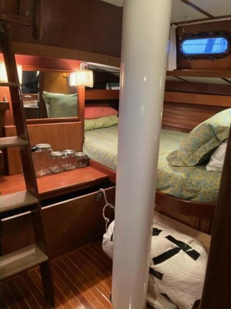 1982 Hinckley Sou'wester 59