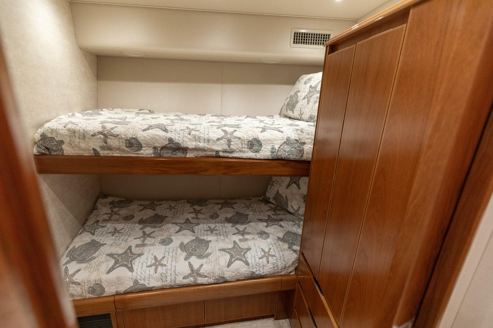 2015 Viking 70 Convertible  Guest Stateroom