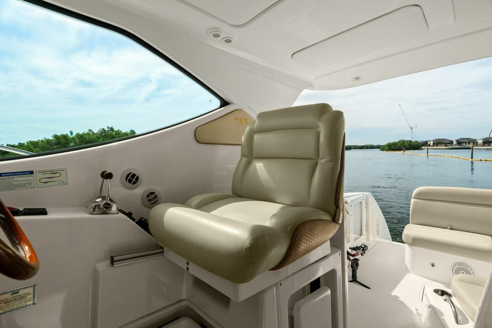 2008 Tiara Yachts 3500 Sovran "Fridge Benefit"