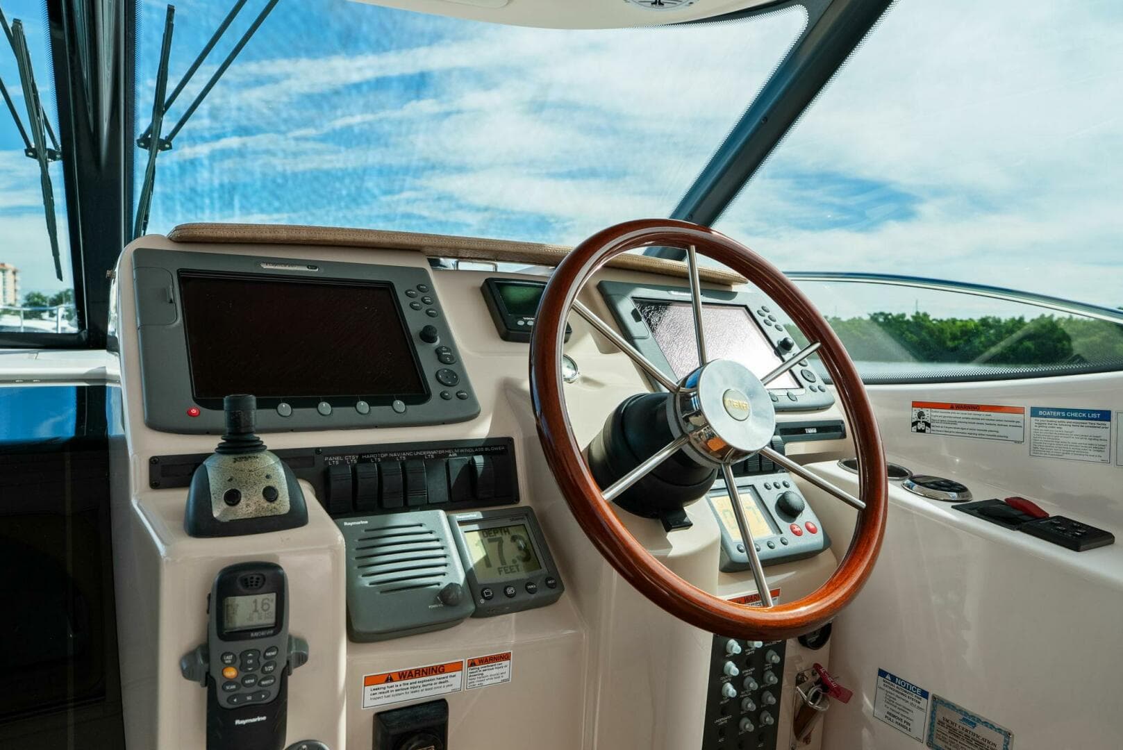 2008 Tiara Yachts 3500 Sovran "Fridge Benefit"