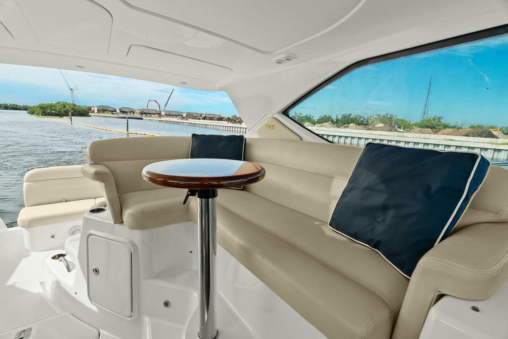 2008 Tiara Yachts 3500 Sovran "Fridge Benefit"