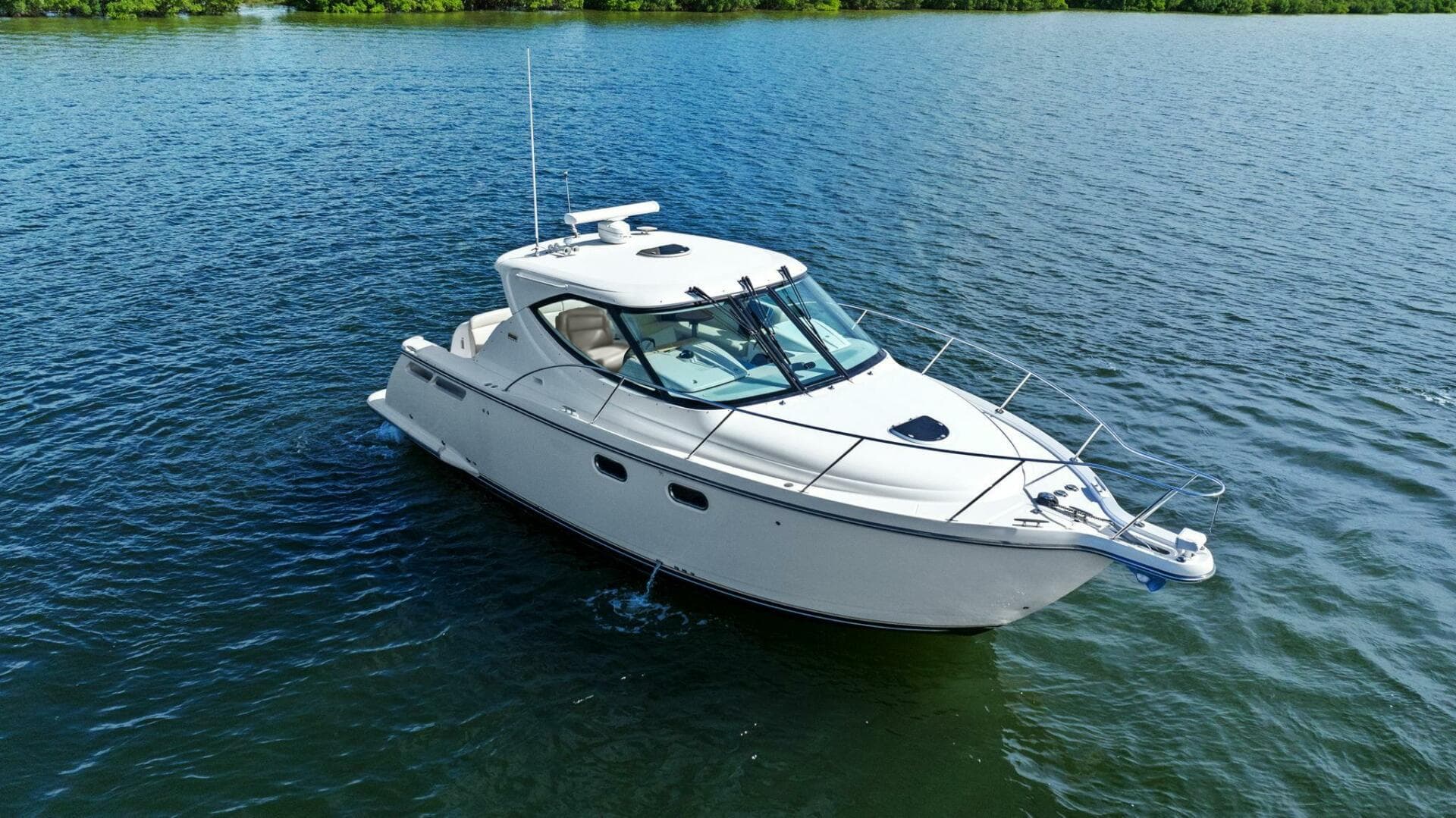 2008 Tiara Yachts 3500 Sovran "Fridge Benefit"