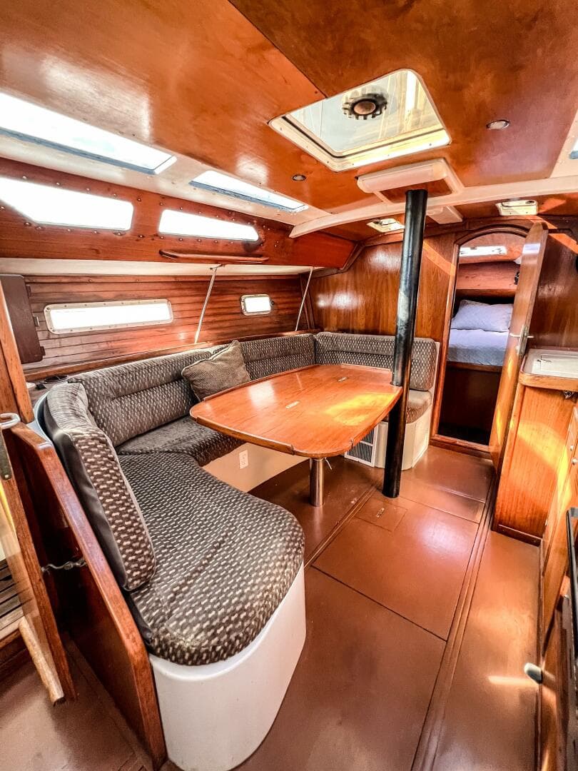 1989 Jeanneau Voyage 11.2