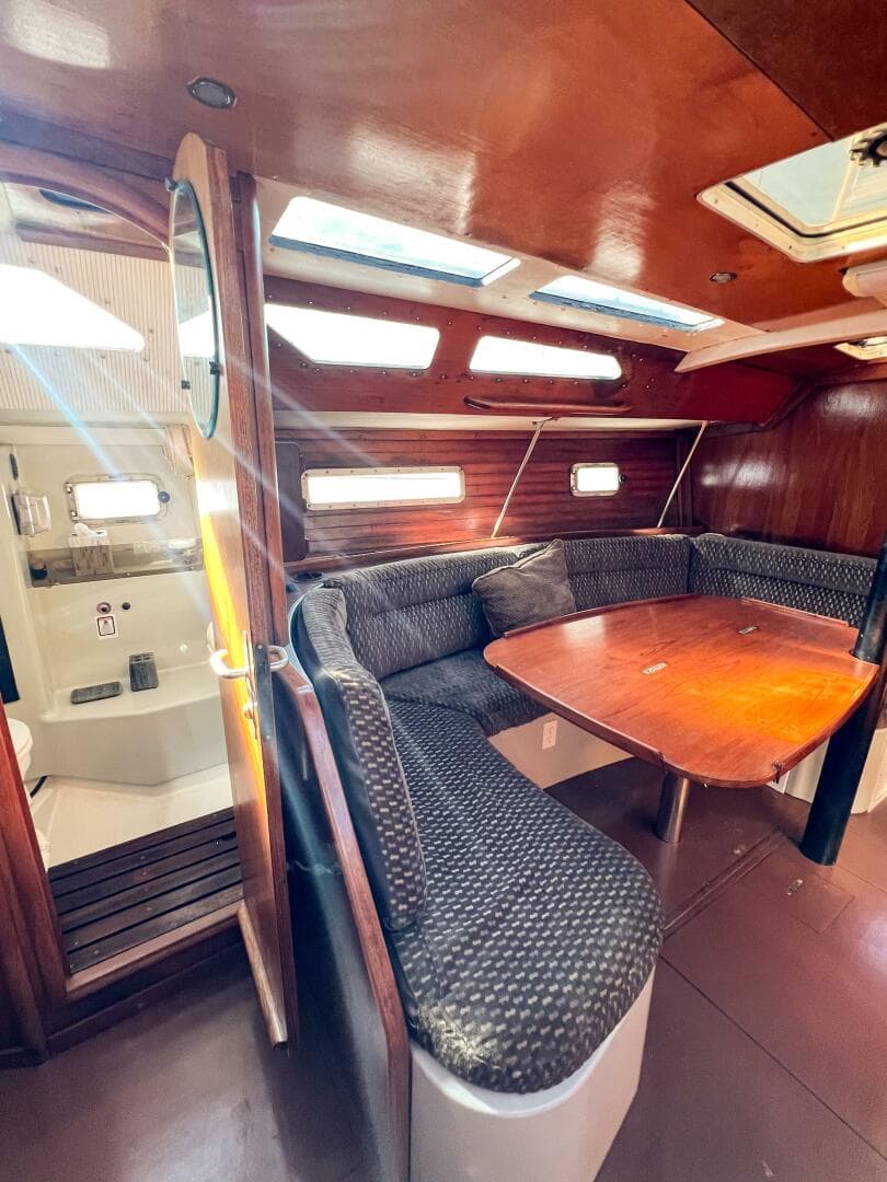 1989 Jeanneau Voyage 11.2