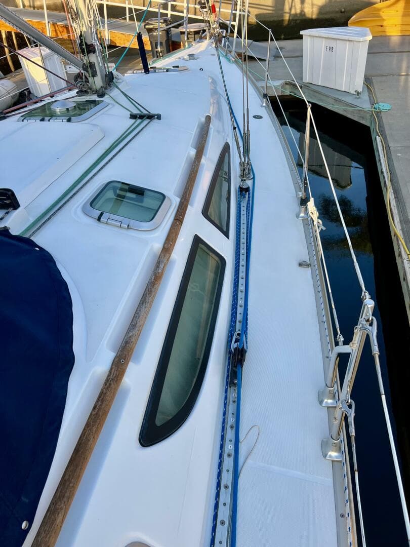 2005 Jeanneau Sun Odyssey 35