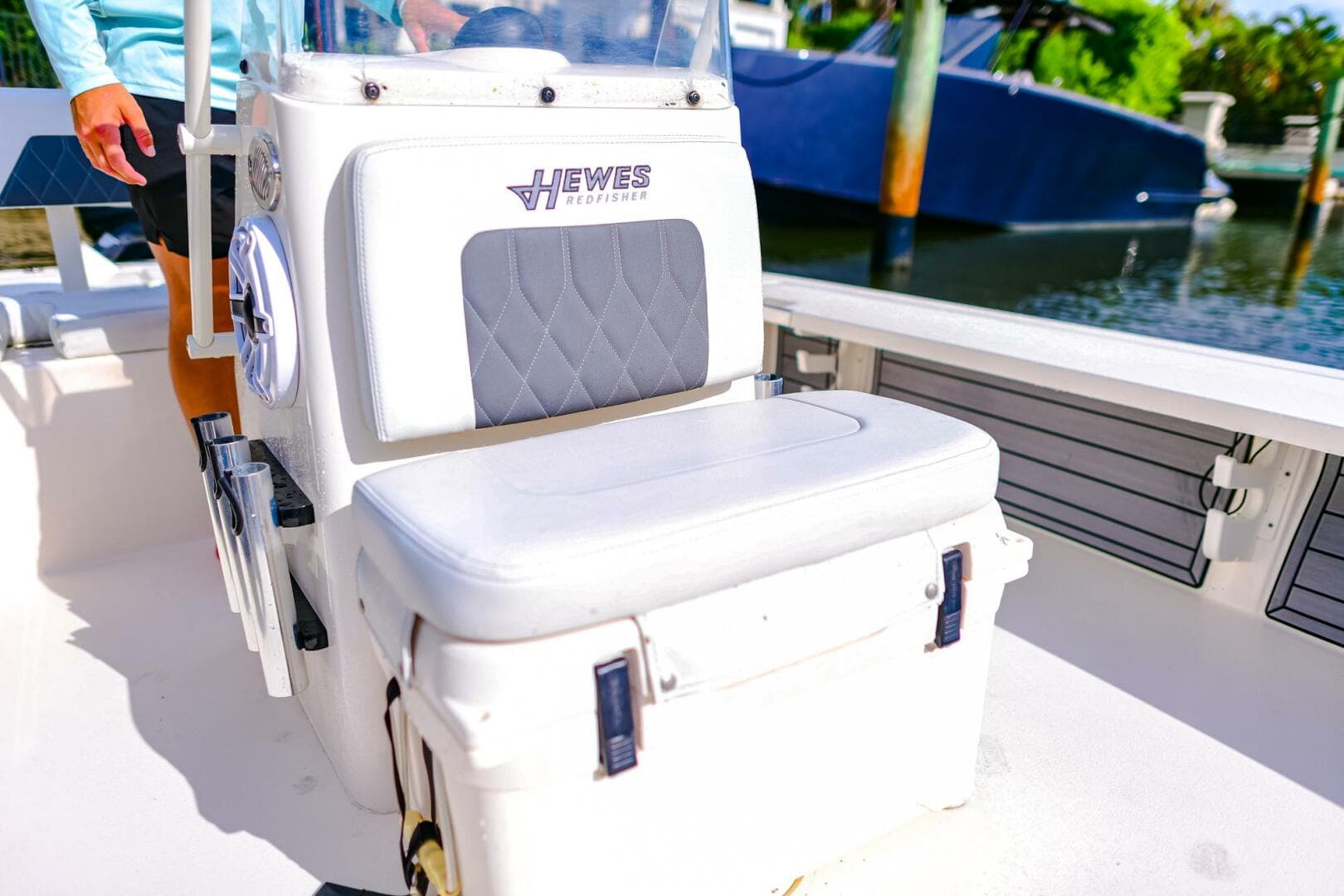 2022 Hewes Redfisher 21