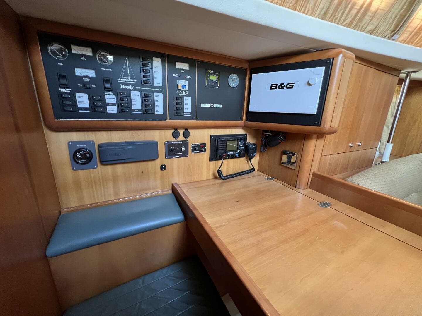 2002 Moody 38-2 Sloop