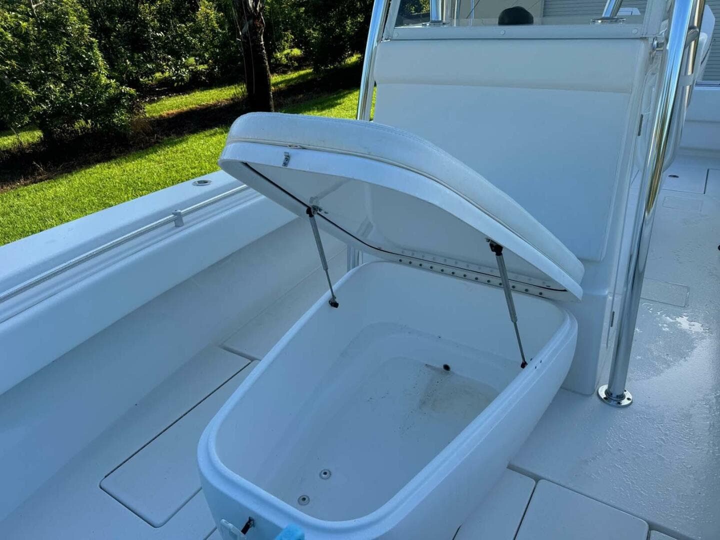 2024 Contender 32 Step