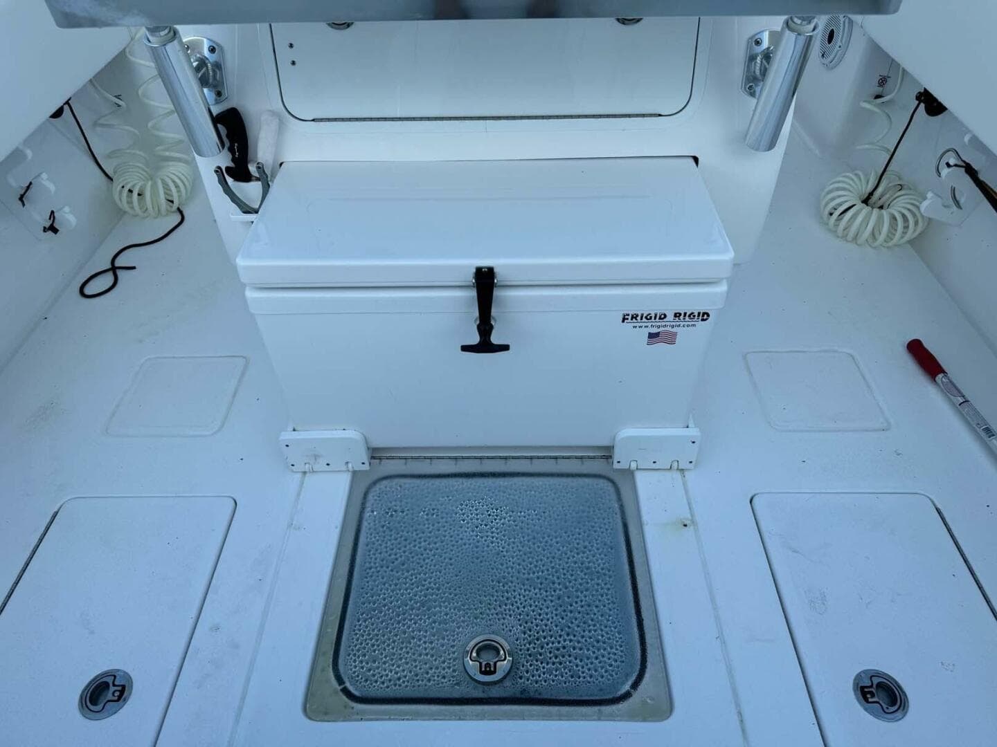 2024 Contender 32 Step