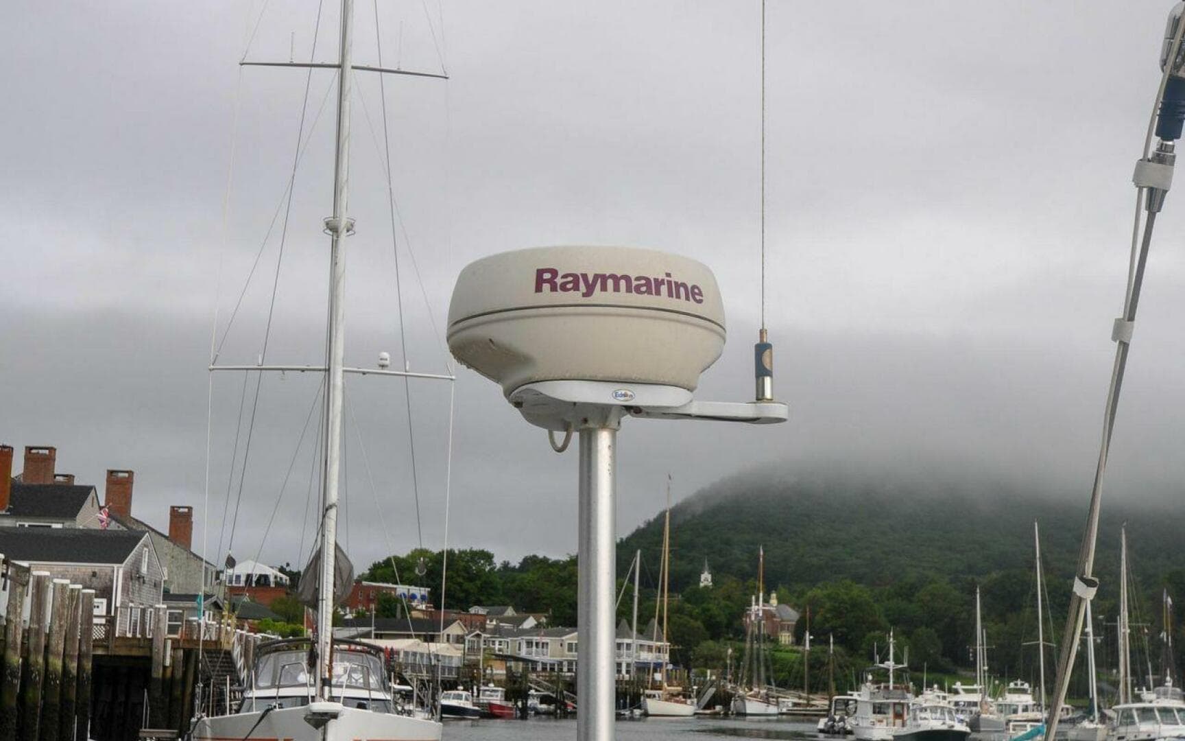 J/42 - Canty - Radar Dome on Electronics Mast