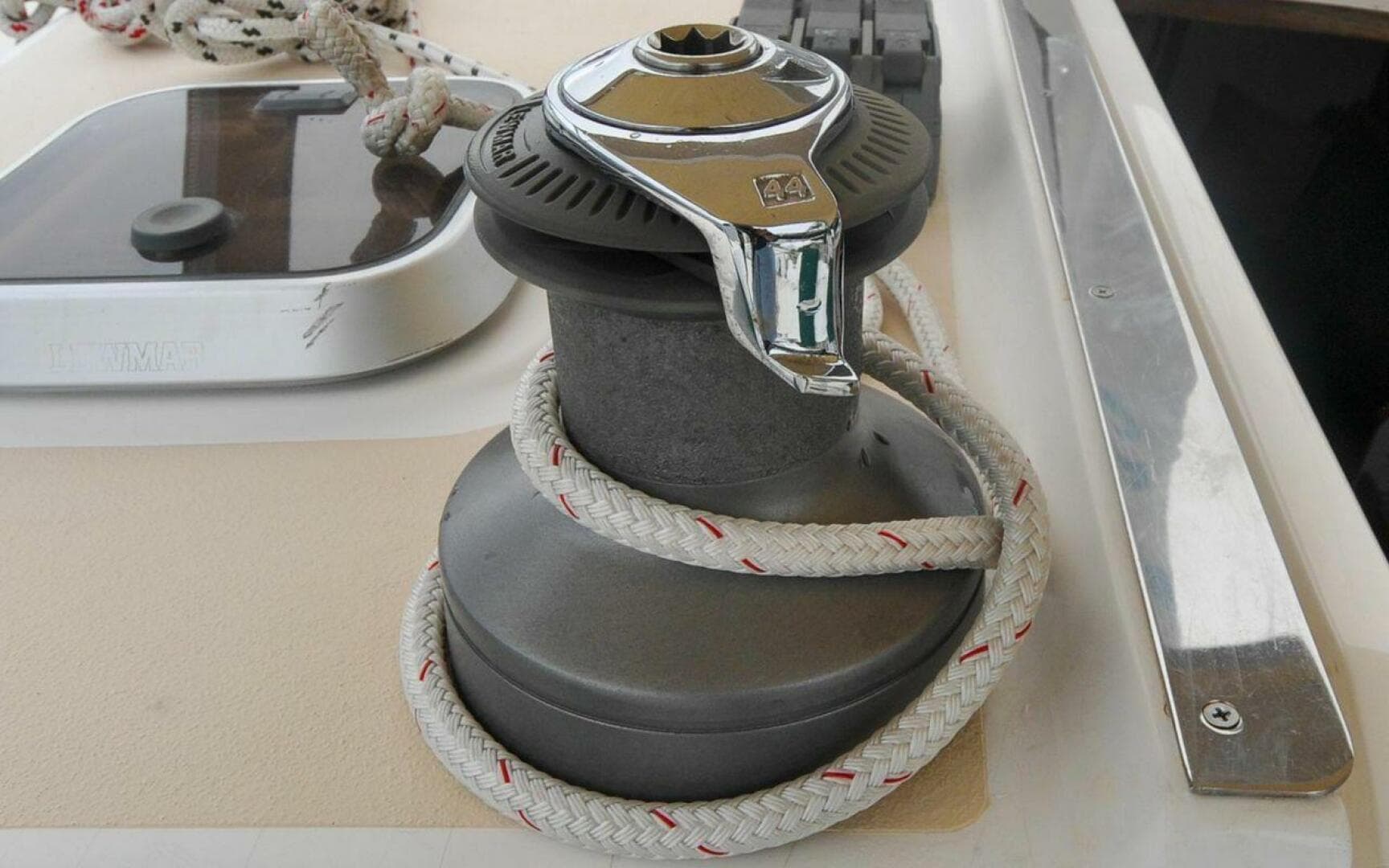 J/42 - Canty - Cockpit - Winch