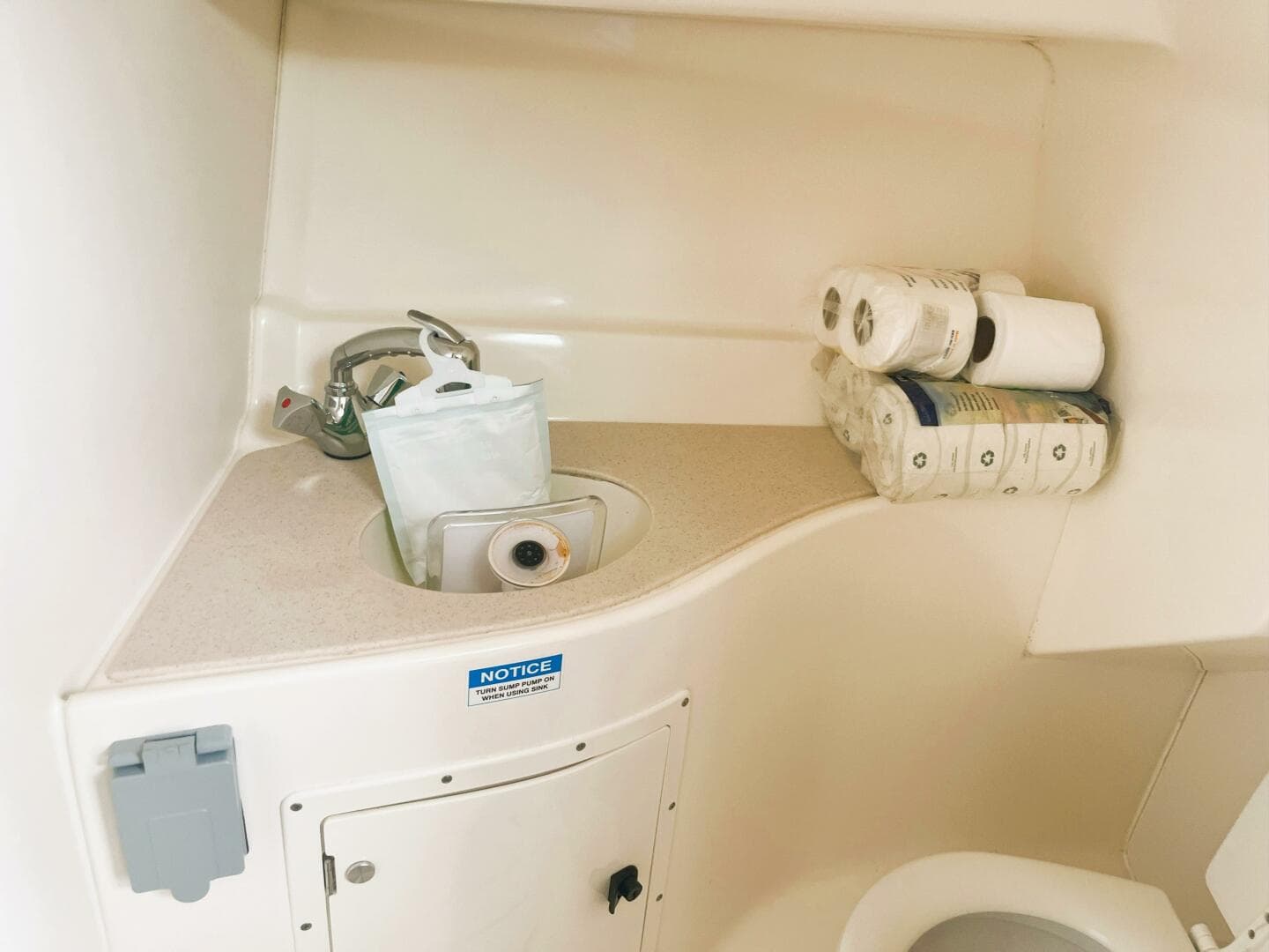 2001 Pursuit 2860 Denali