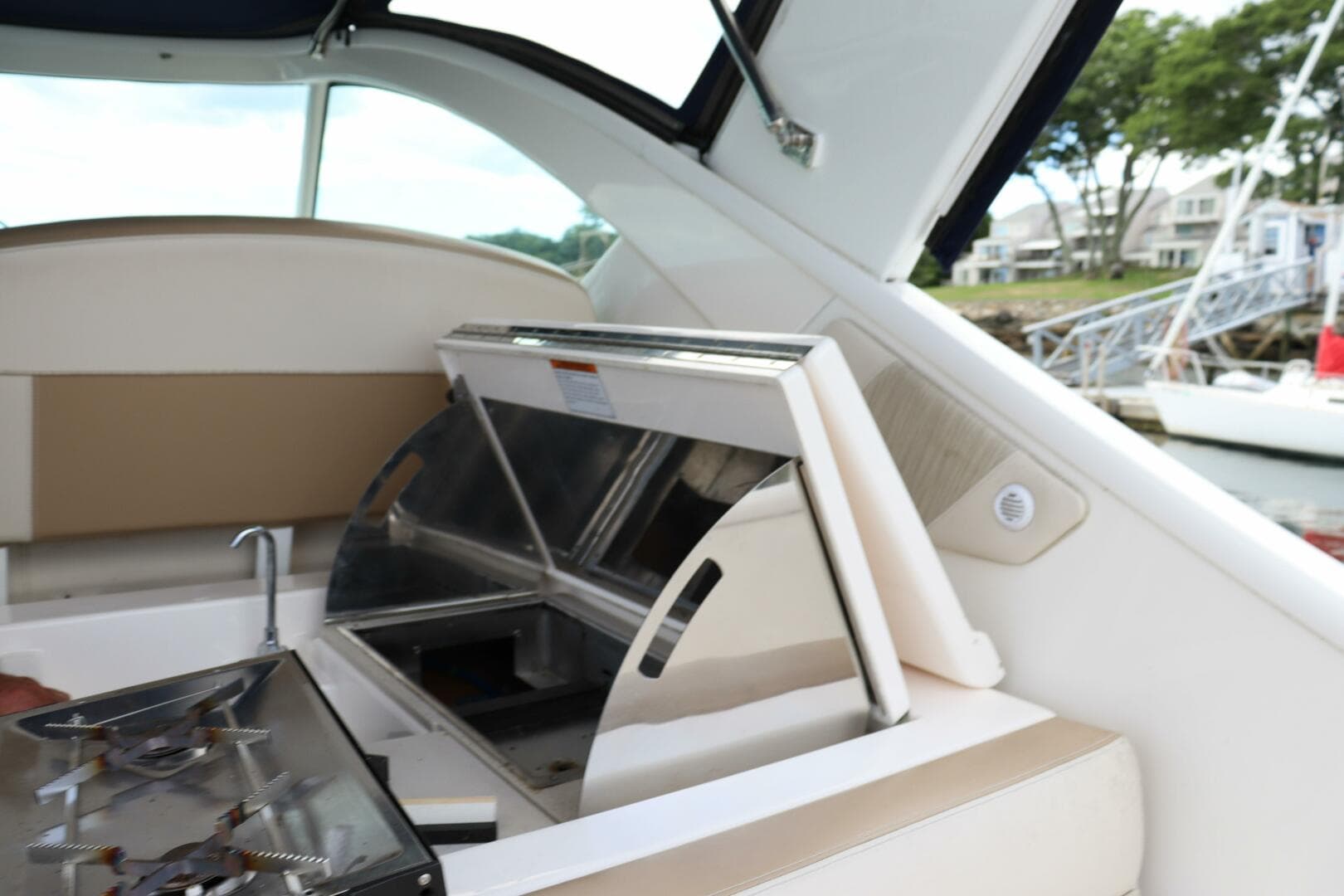 2012 Tiara Yachts 3100 Coronet
