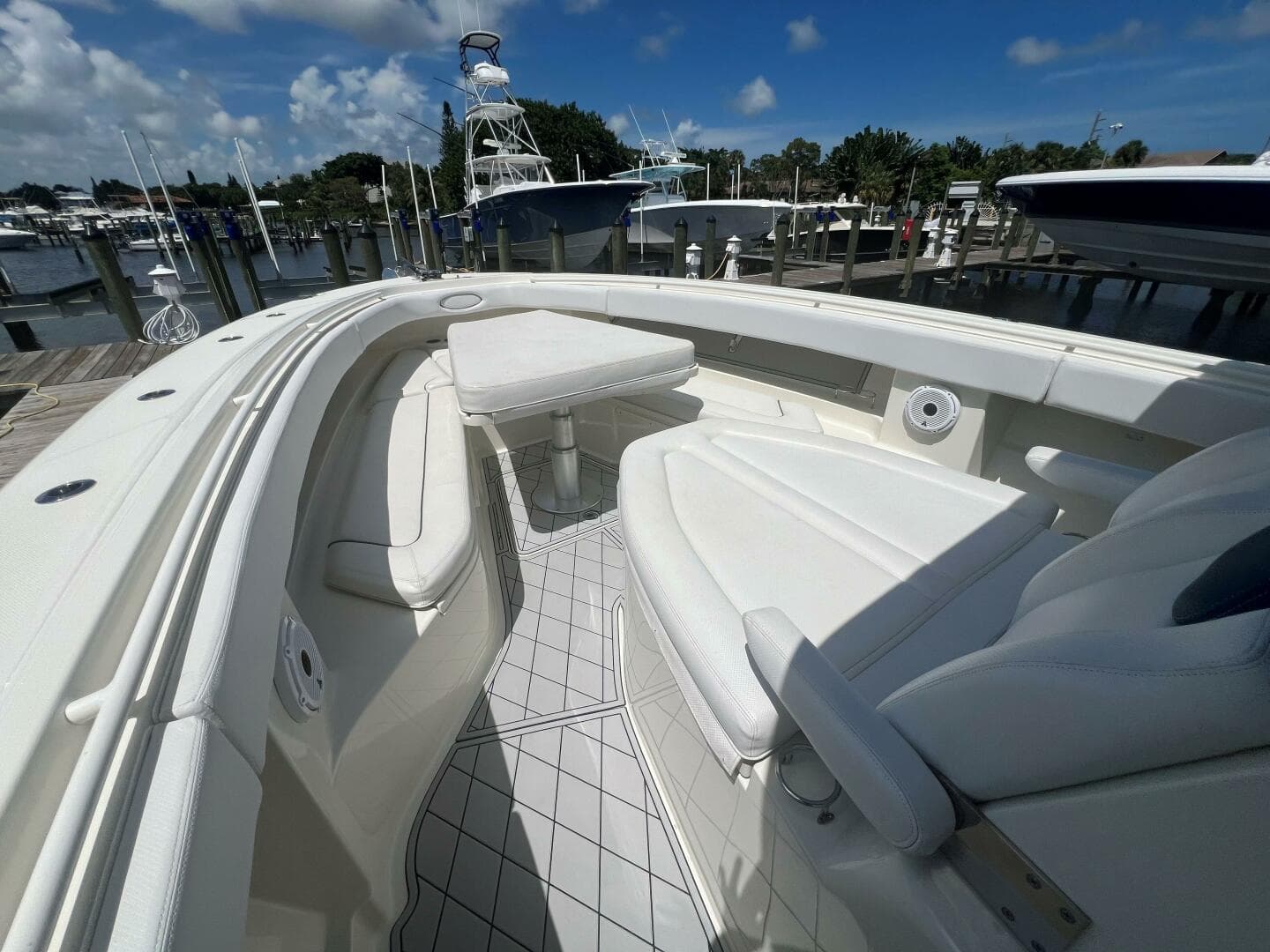 HCB 42 Five Wahoos Seating