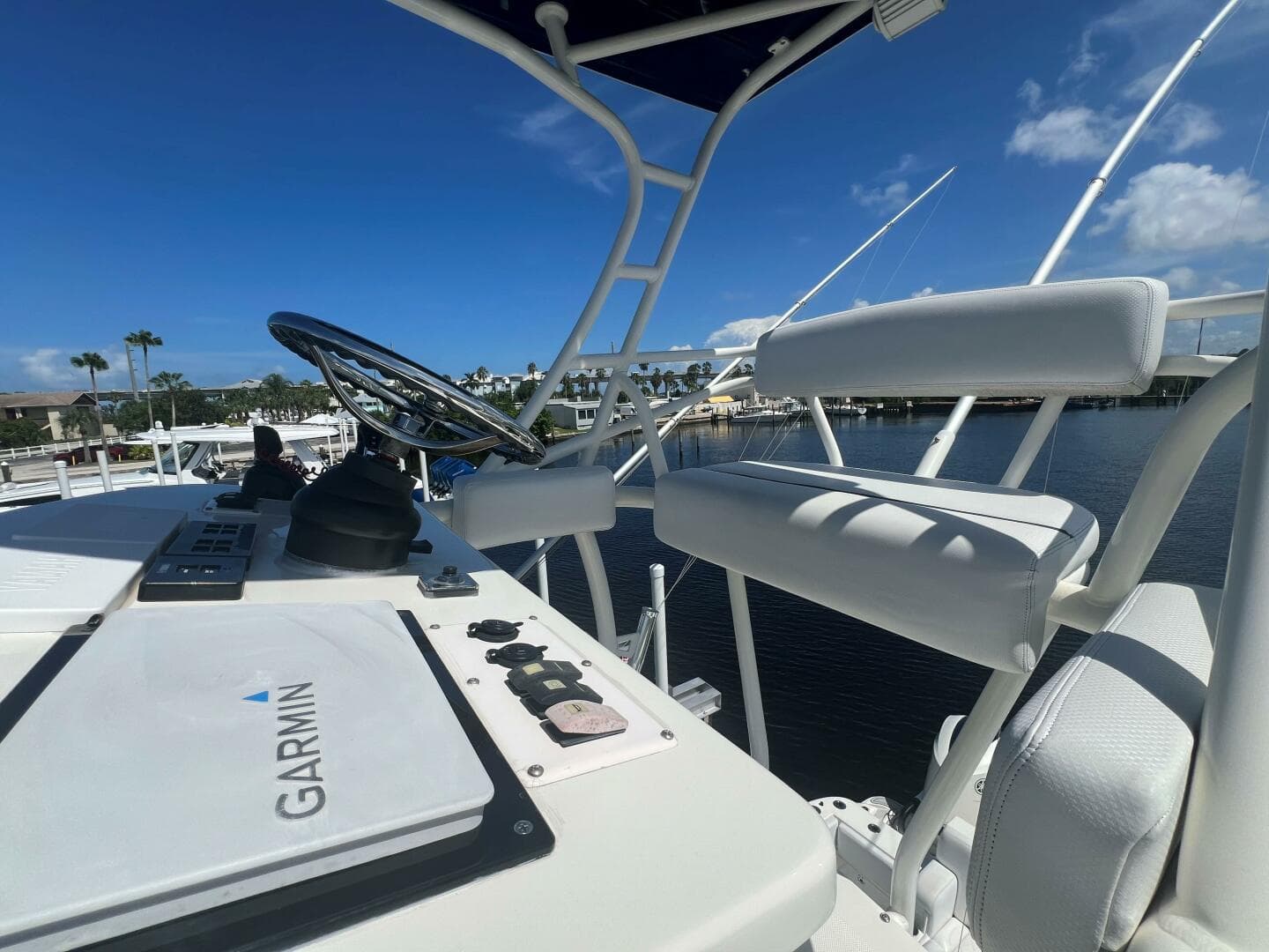 HCB 42 Five Wahoos - Interior  Tower