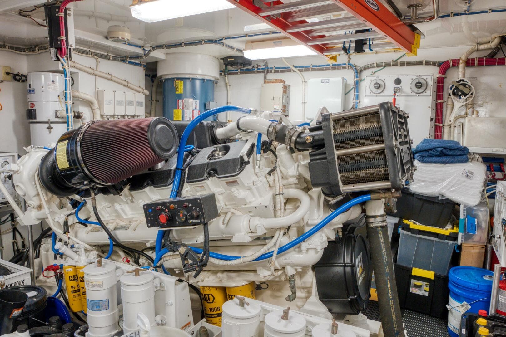 2007 Hatteras Enclosed Bridge