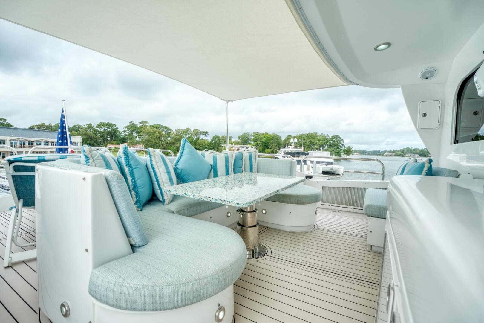 2007 Hatteras Enclosed Bridge