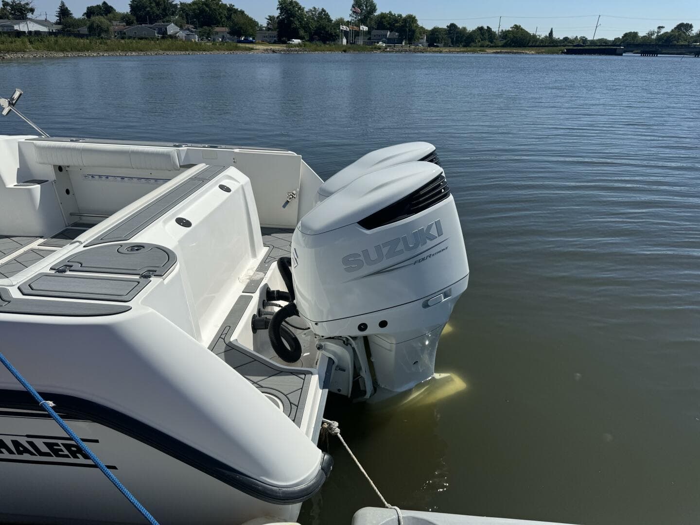 2002 Boston Whaler 275 Conquest