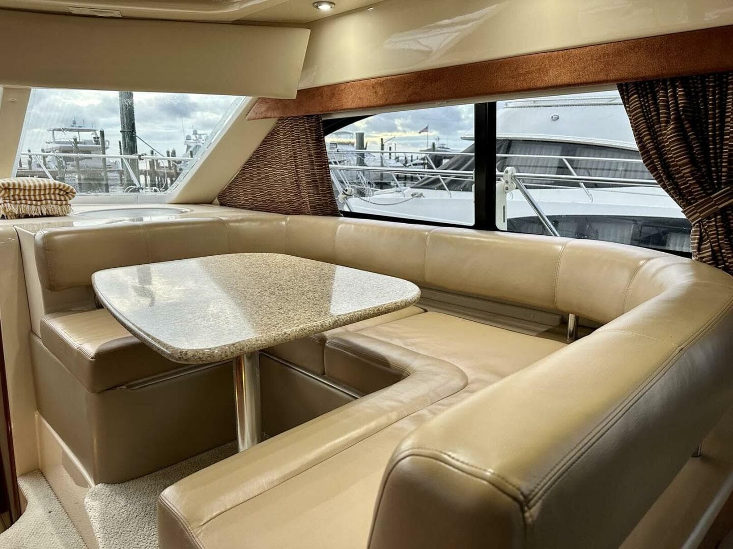 2007 Meridian 411 Sedan