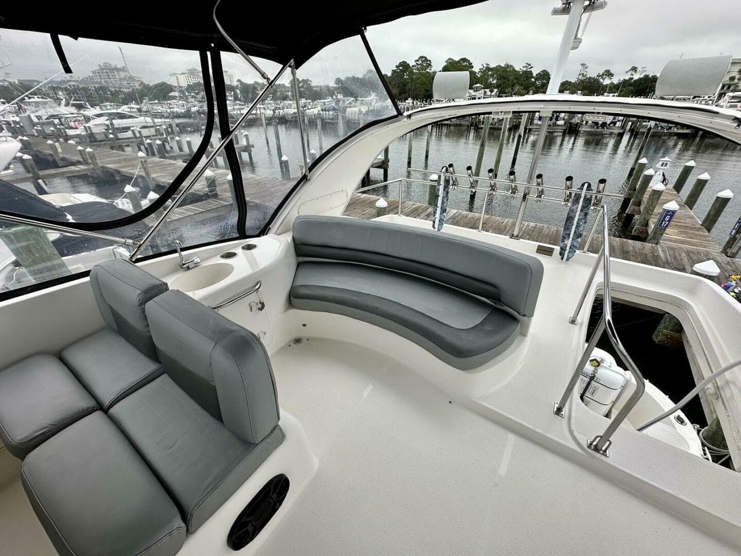 2007 Meridian 411 Sedan