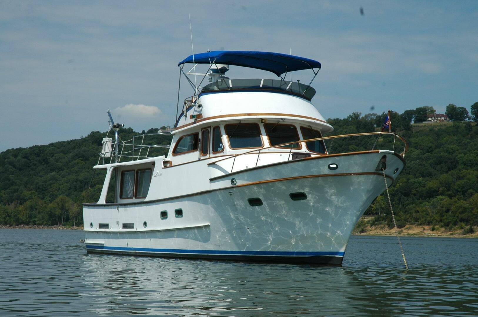 49' DeFever starboard forward profile1
