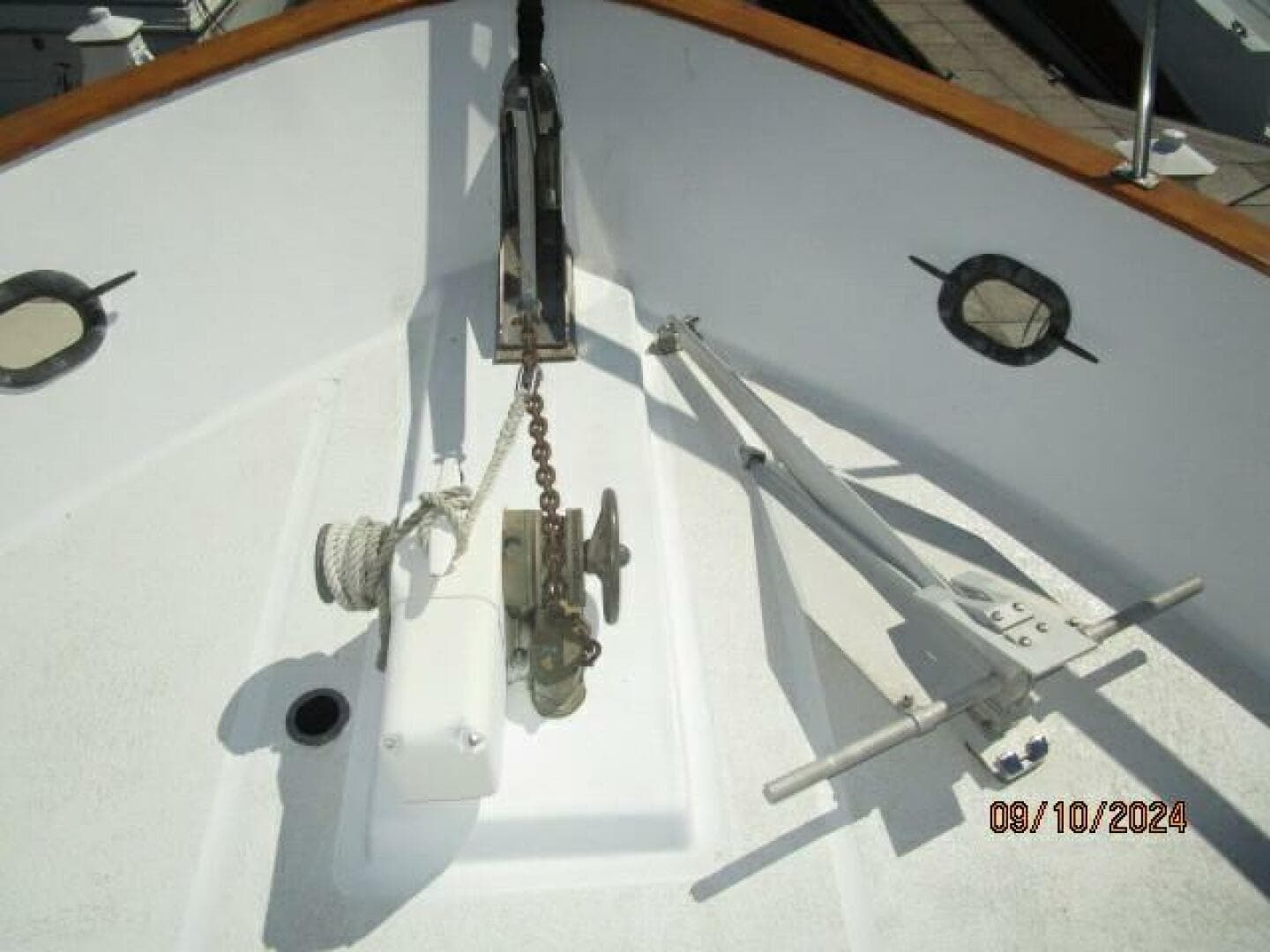 49' DeFever anchor windlass1