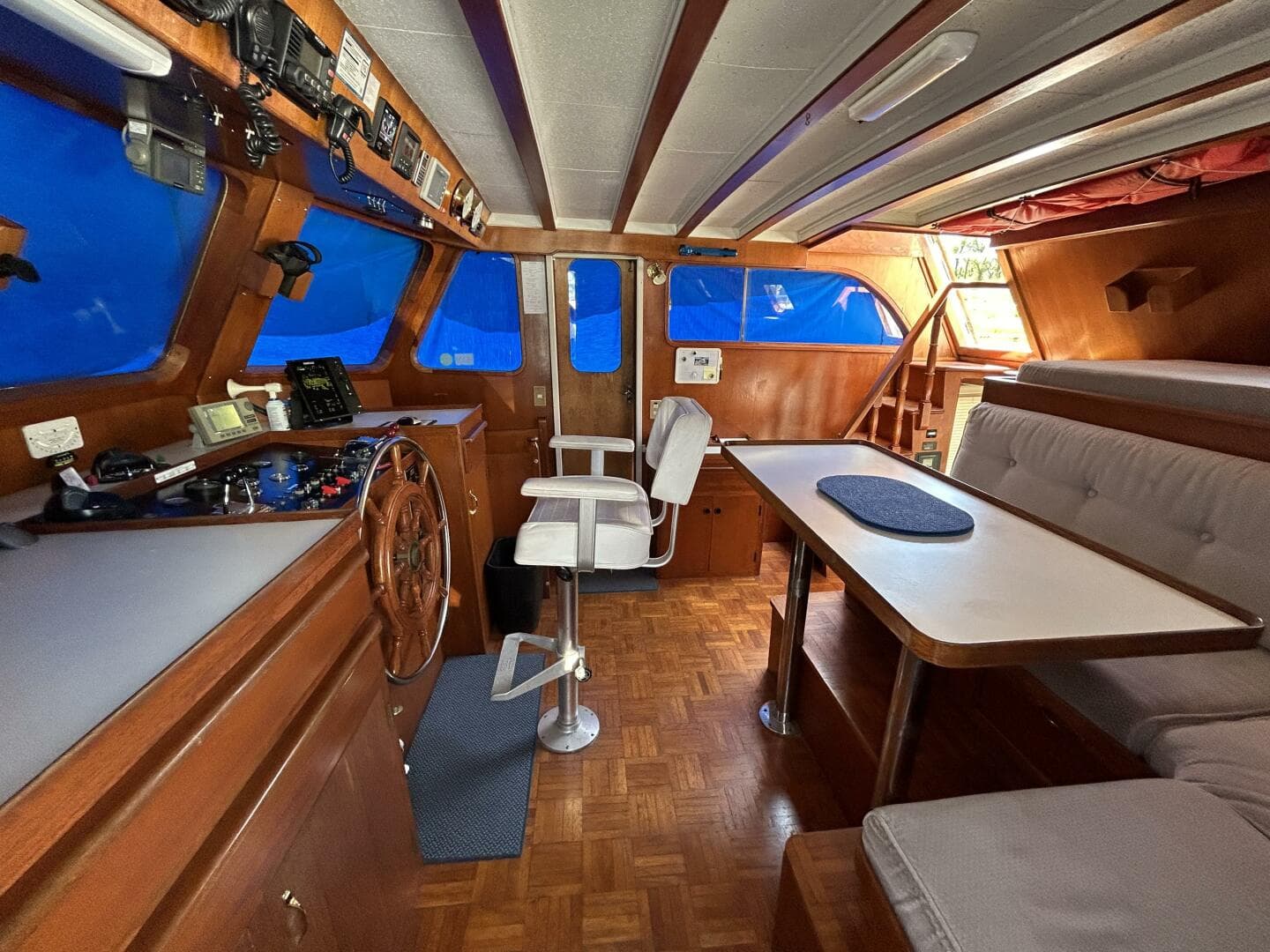 49' DeFever pilothouse starboard