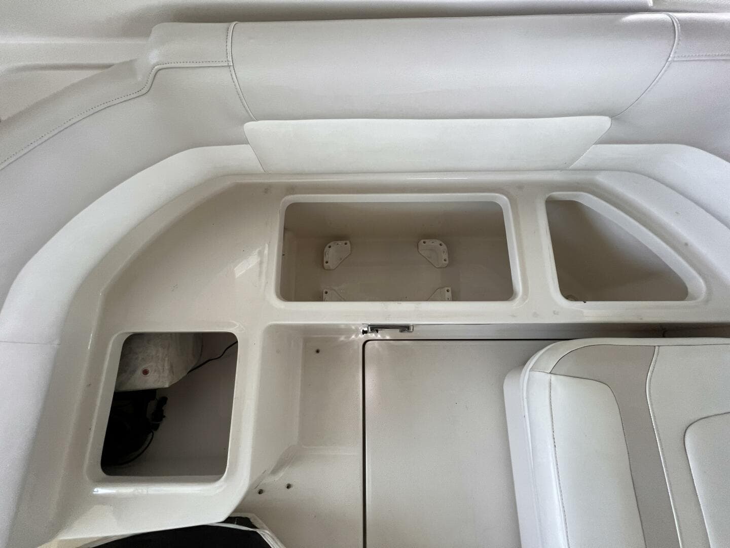 36 Cockpit Seating Area Storage