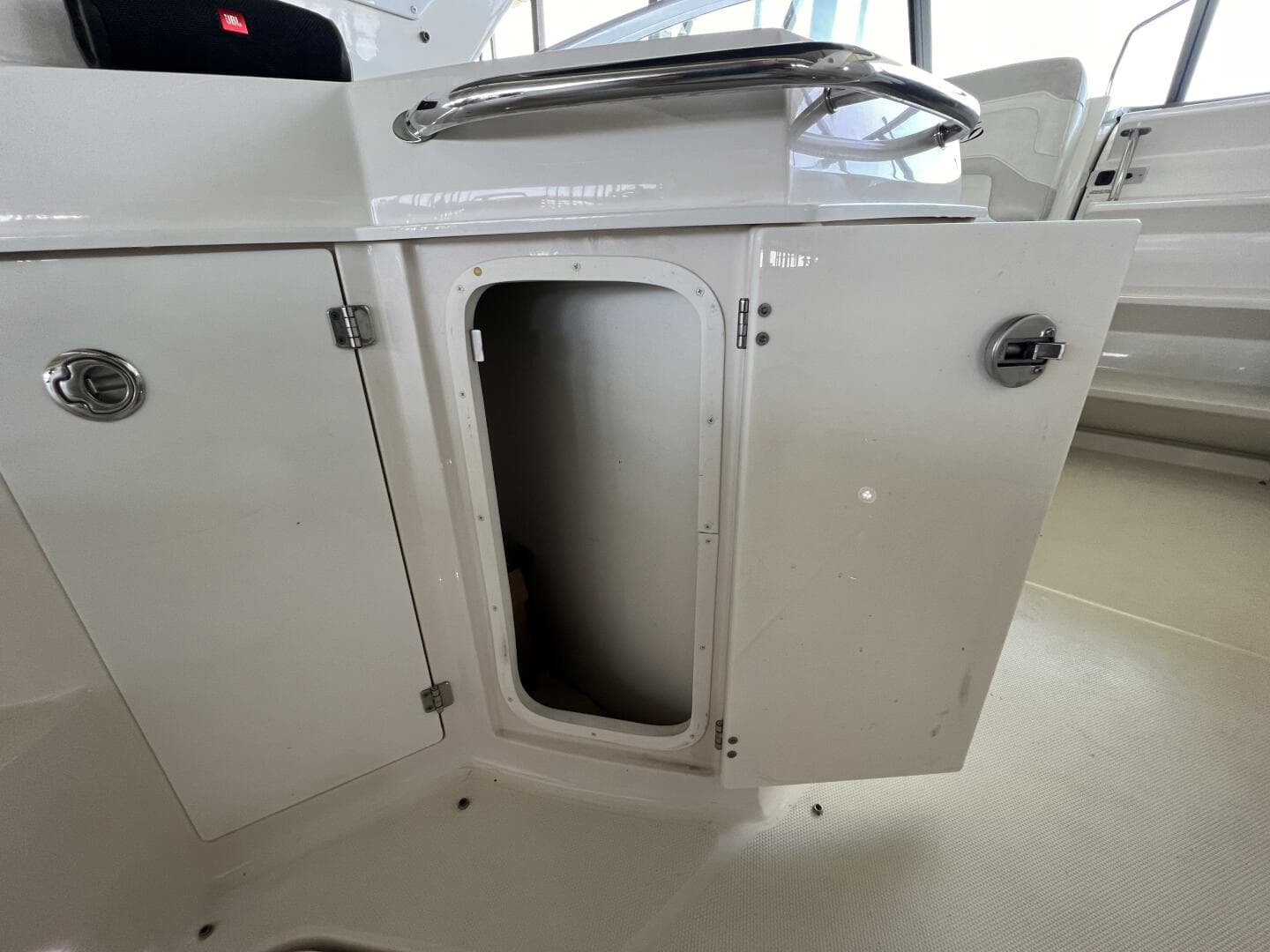 32 Battery Controller Storage