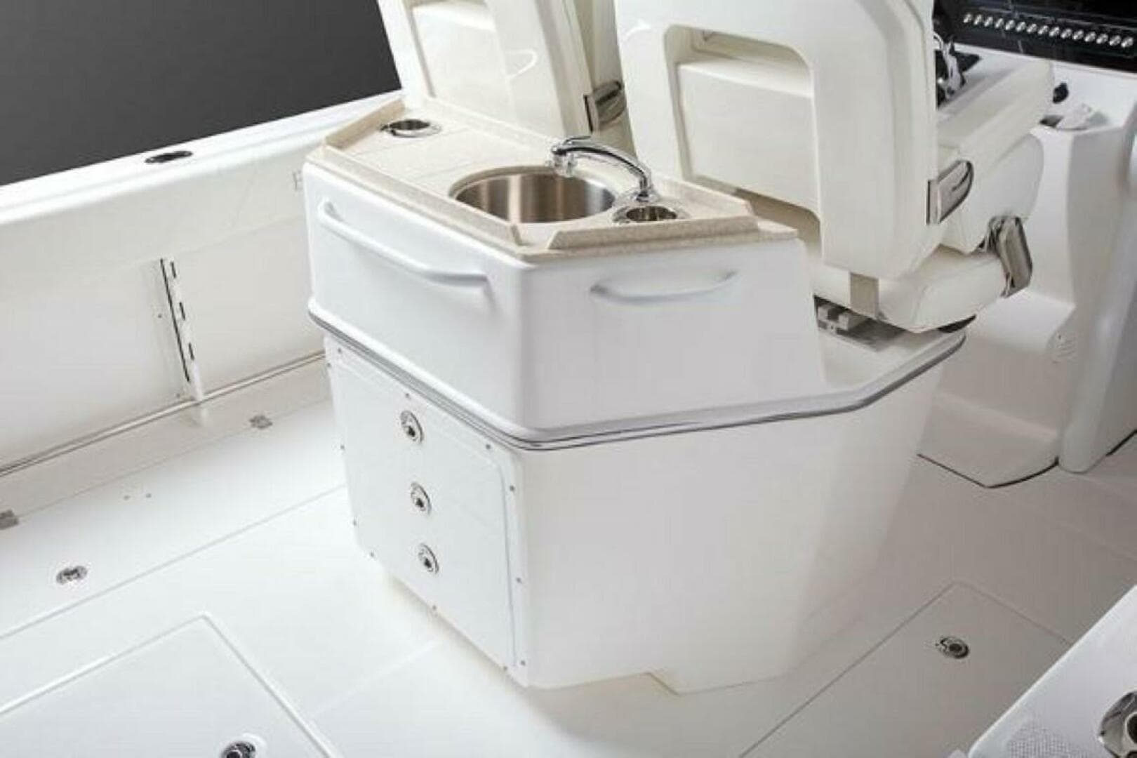 2025 Edgewater 262CC