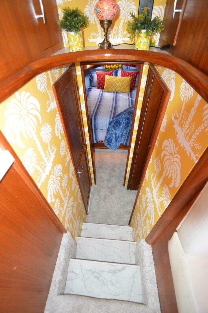 1995 Ocean 48 Cockpit Motor Yacht