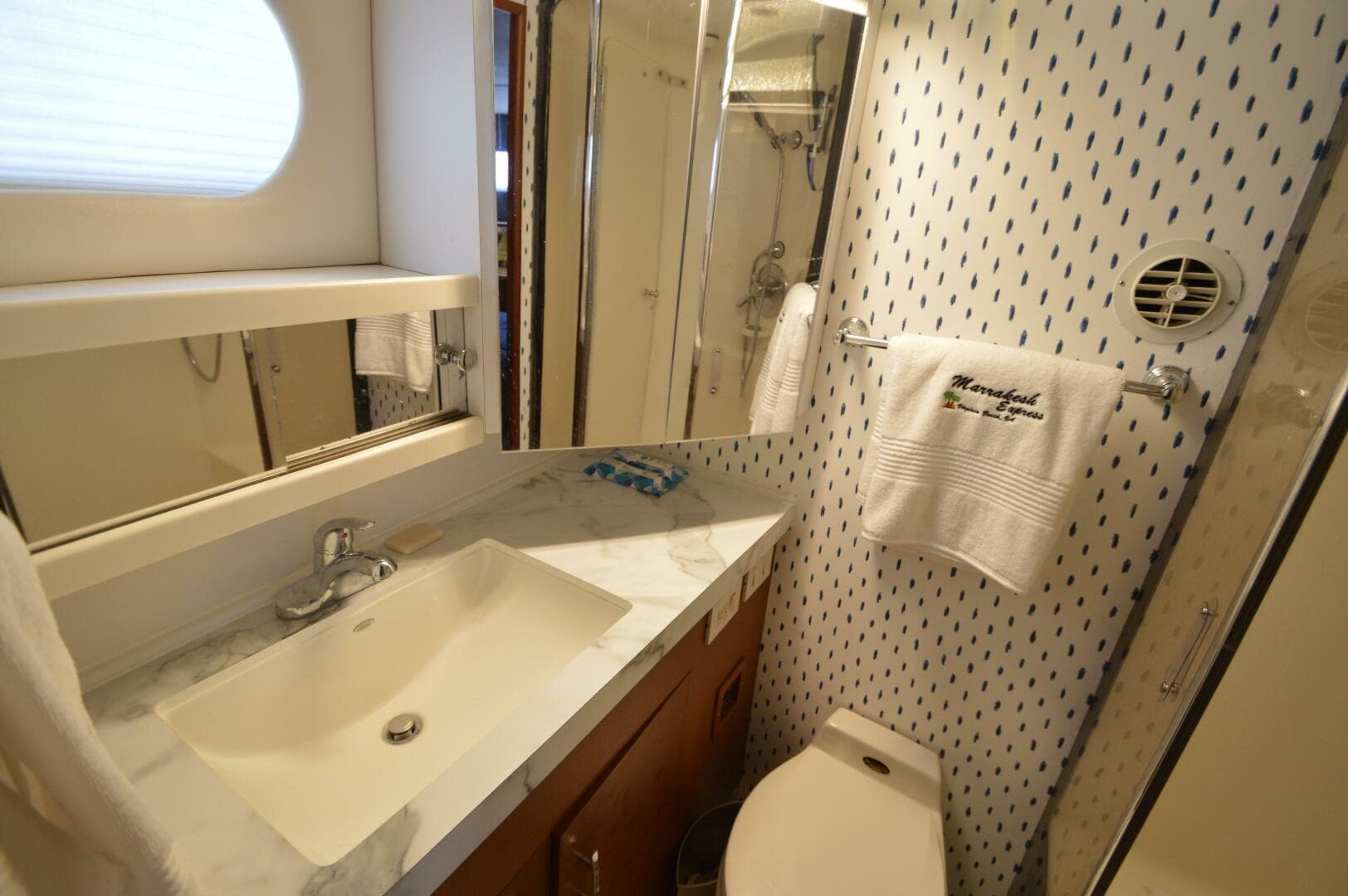 1995 Ocean 48 Cockpit Motor Yacht