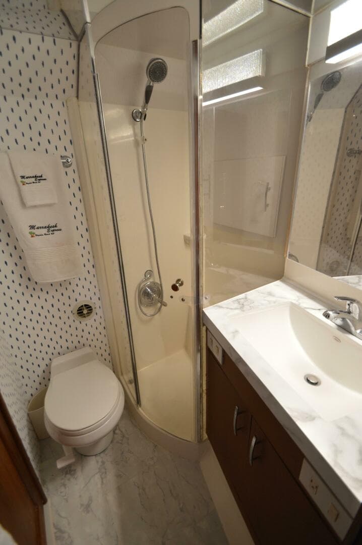 1995 Ocean 48 Cockpit Motor Yacht