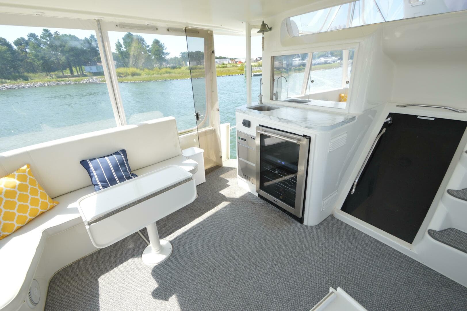 1995 Ocean 48 Cockpit Motor Yacht