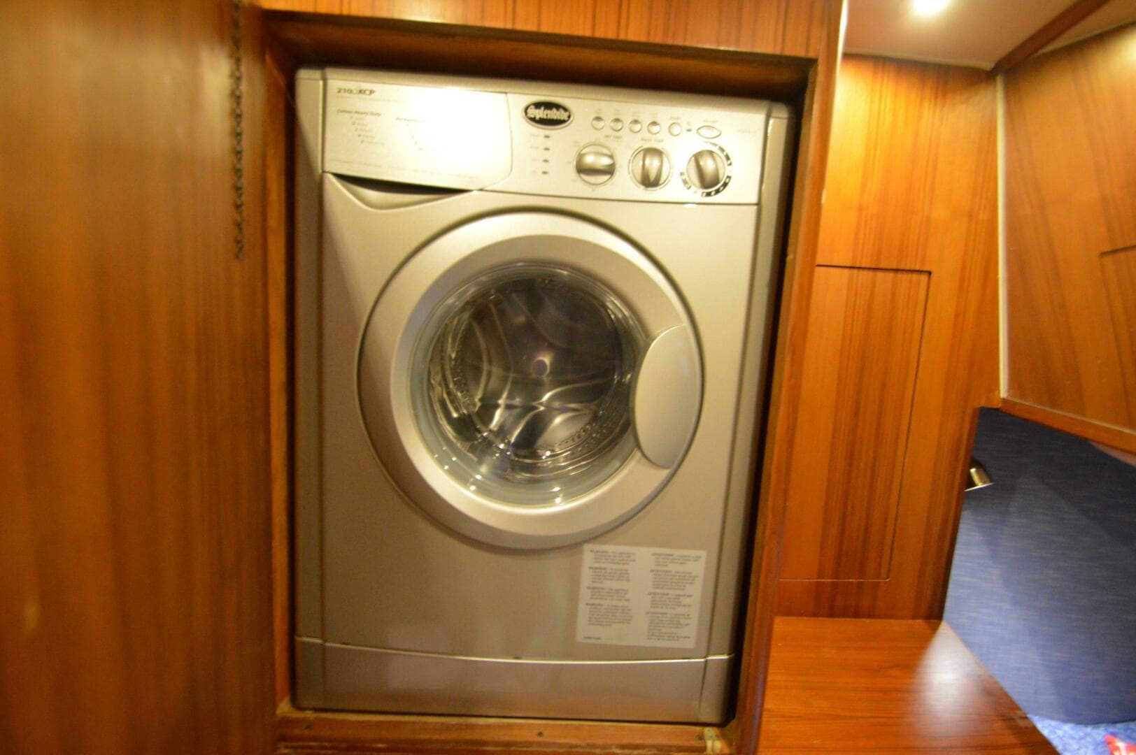 1995 Ocean 48 Cockpit Motor Yacht