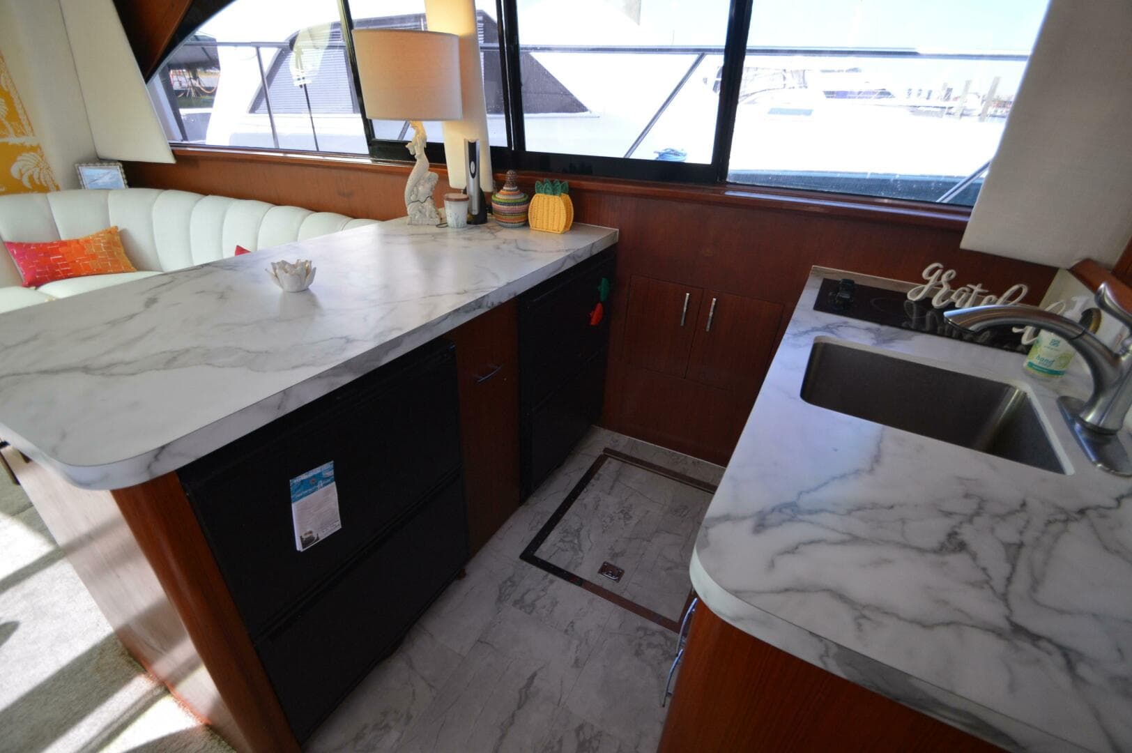 1995 Ocean 48 Cockpit Motor Yacht