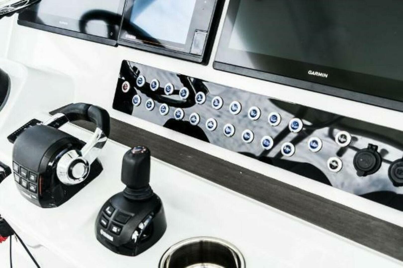 2025 Edgewater 340CC