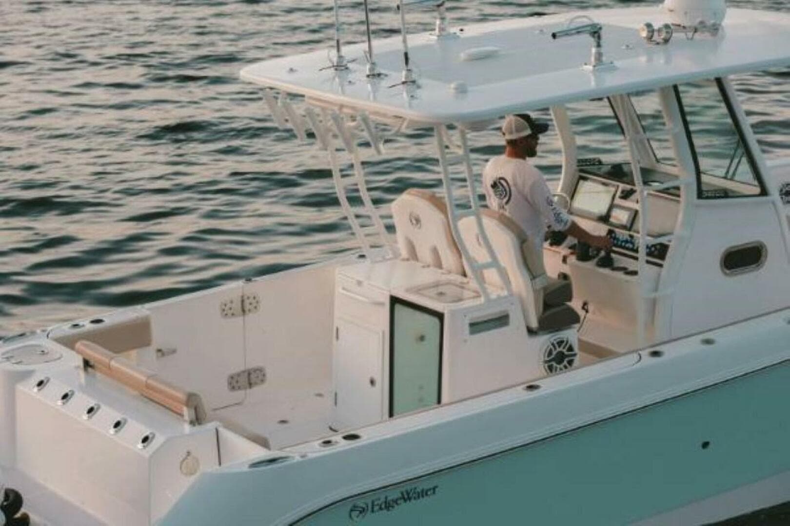 2025 Edgewater 340CC