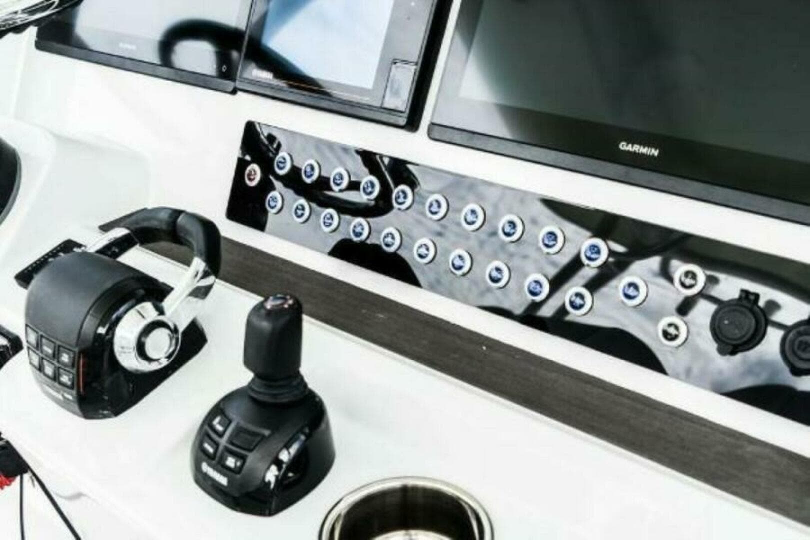 2025 Edgewater 340CC