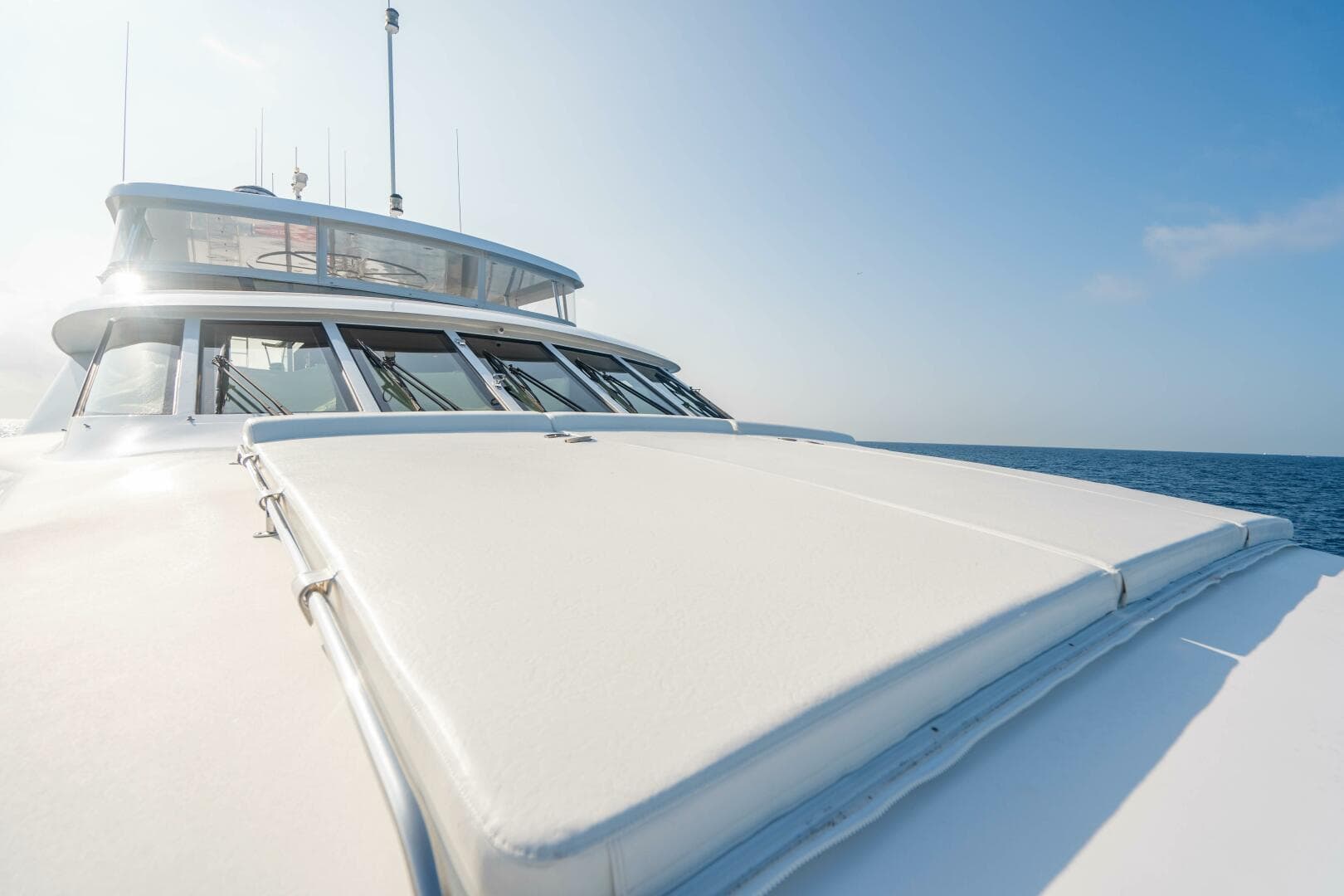 2005 Hatteras 100 Motor Yacht