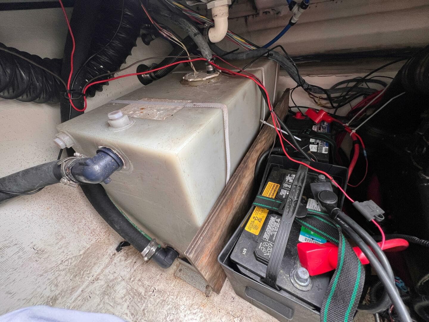 2007 Larson Cabrio 274