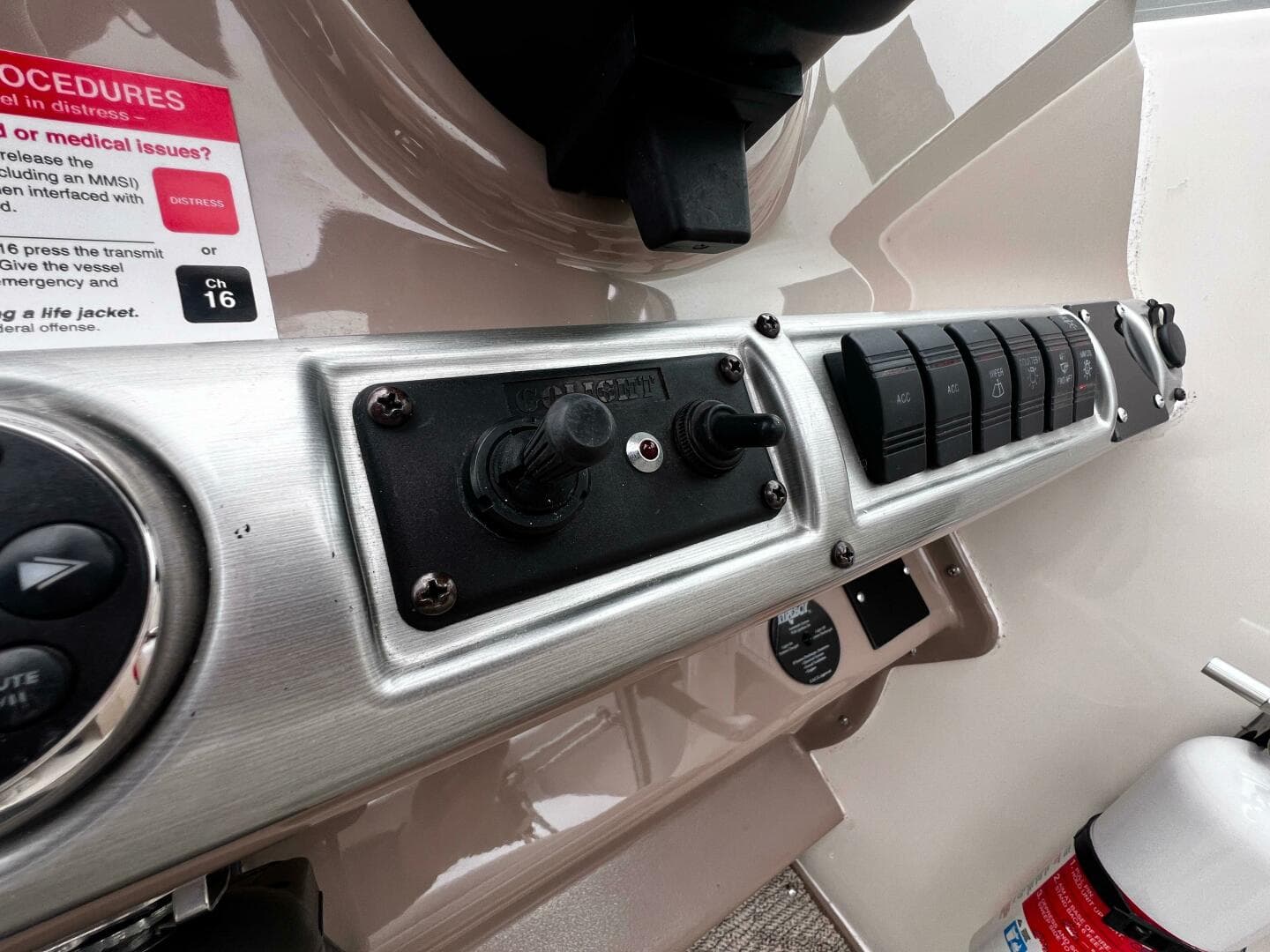 2007 Larson Cabrio 274