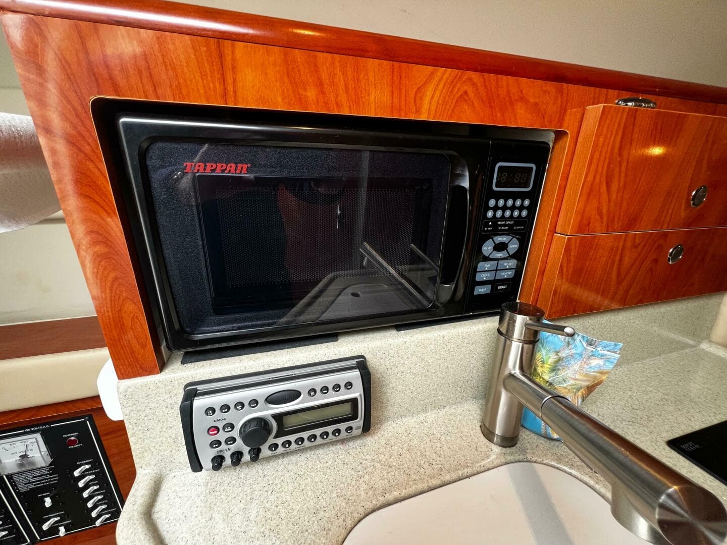 2007 Larson Cabrio 274