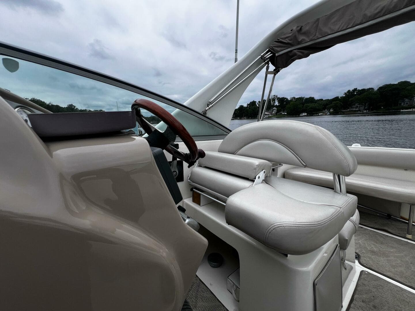 2007 Larson Cabrio 274