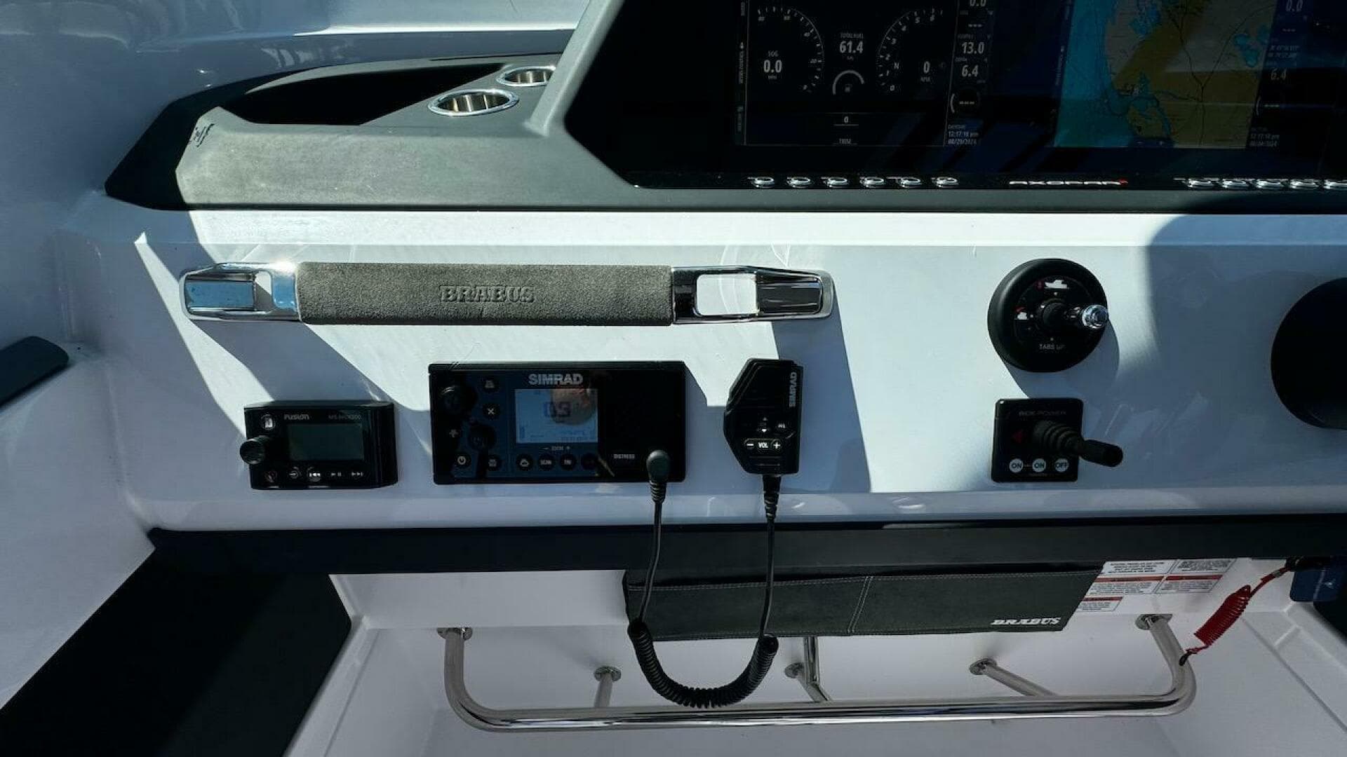 2022 Axopar 28 T-Top