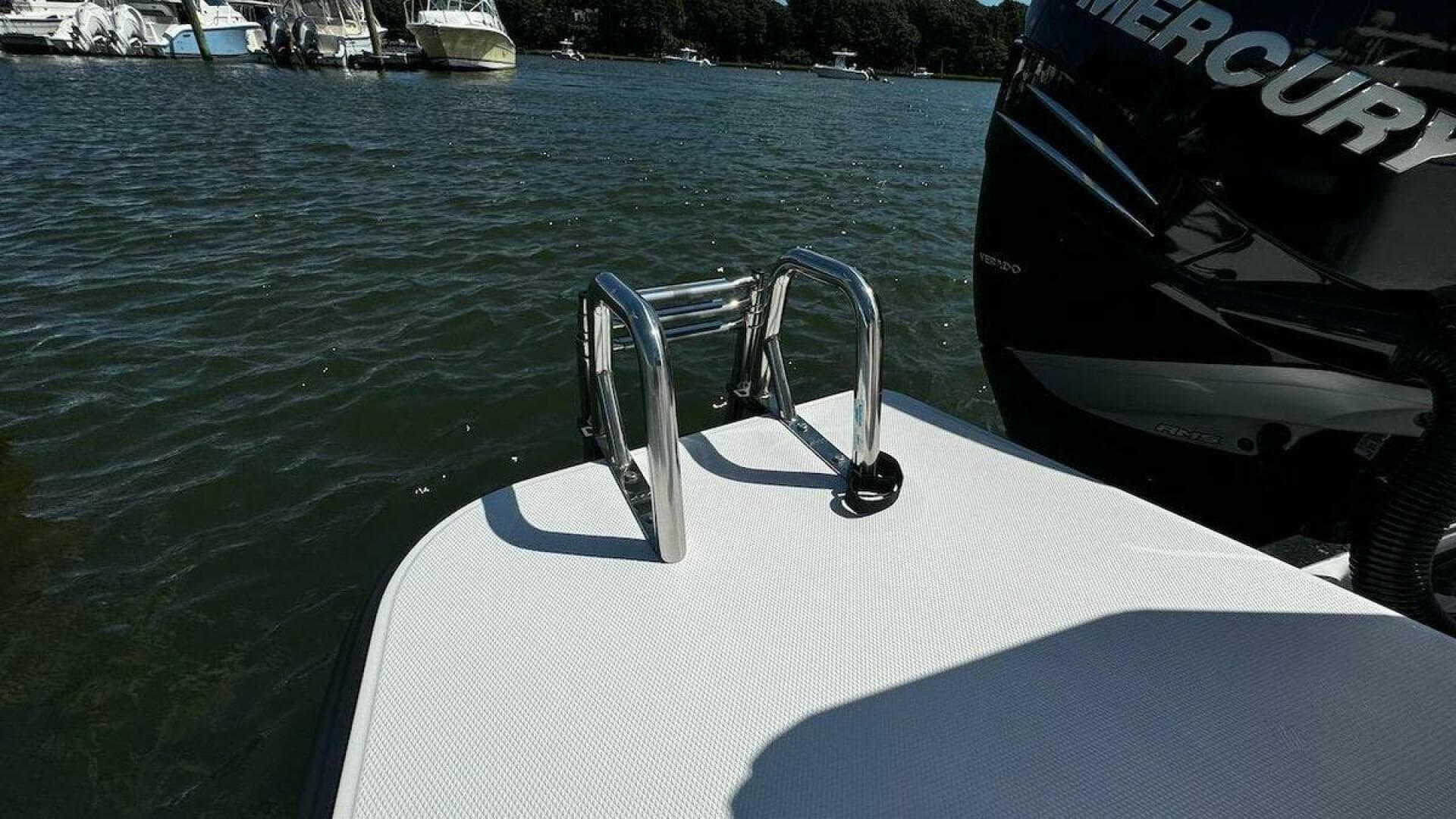 2022 Axopar 28 T-Top