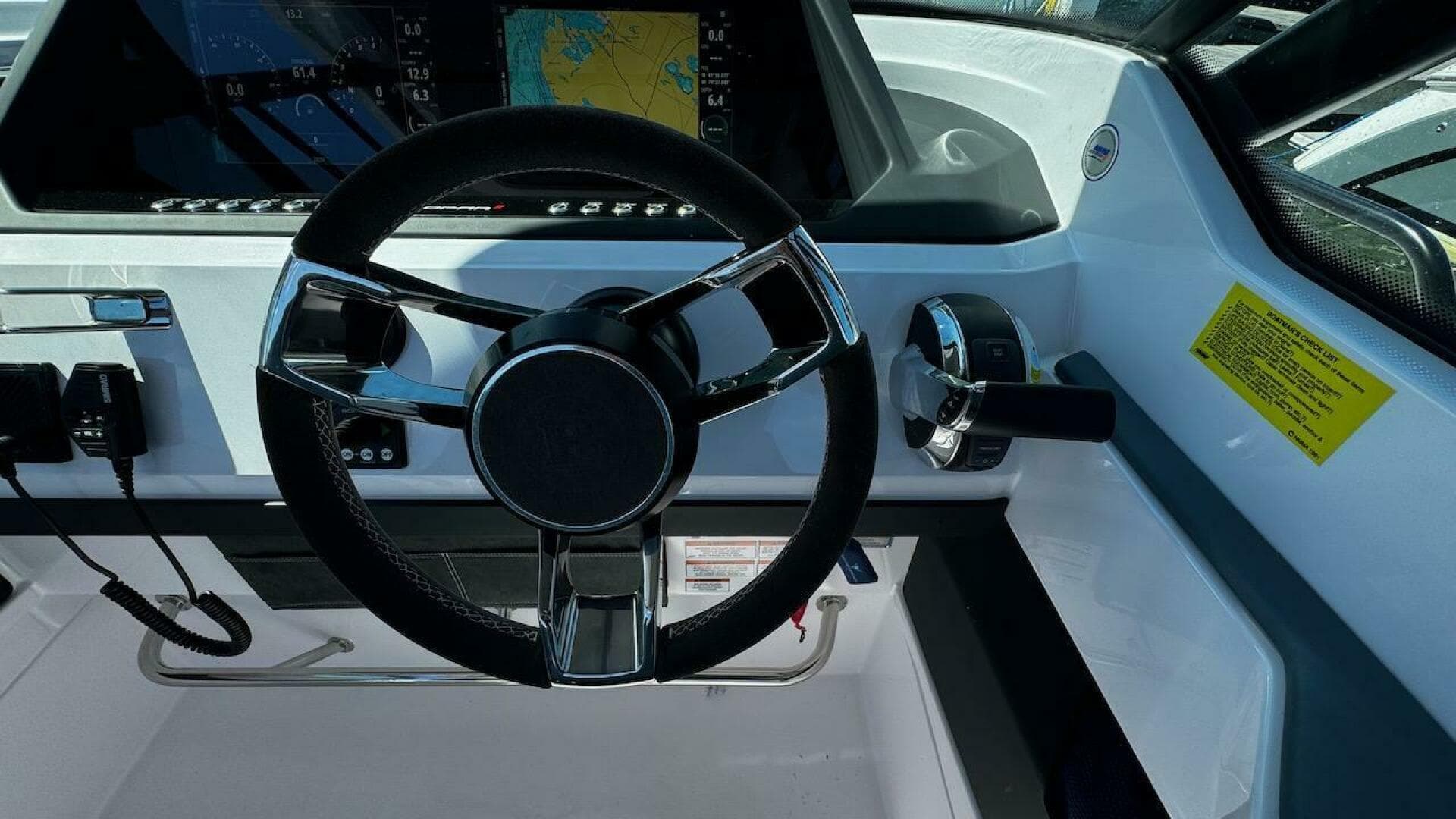 2022 Axopar 28 T-Top